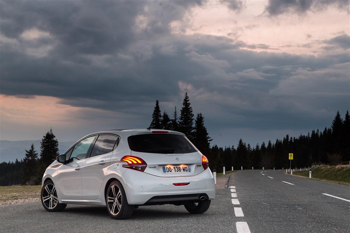PEUGEOT 208 I 2015 - 208 5p 1.6 bluehdi Active 75cv