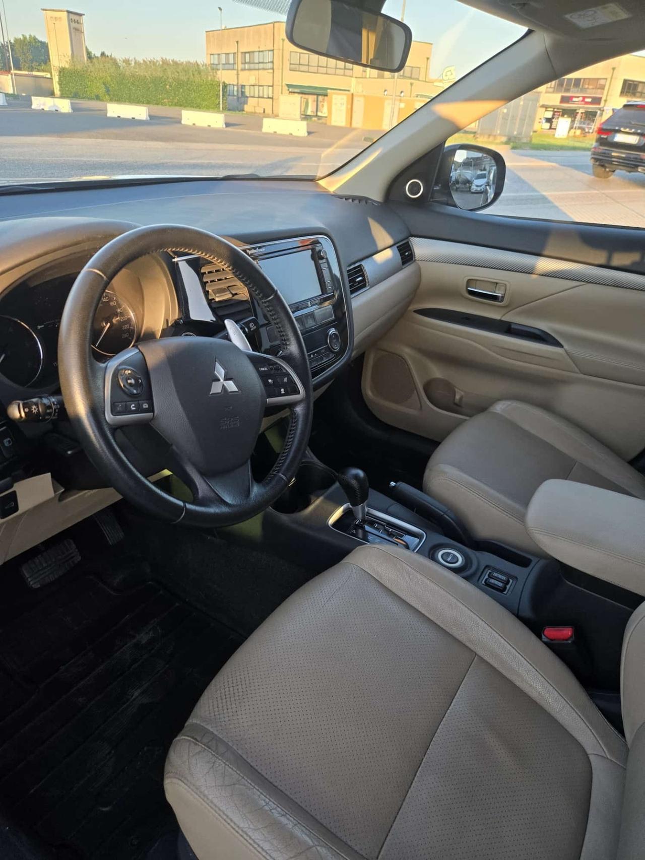 Mitsubishi Outlander 2.2 DI-D 4WD Instyle 7p.