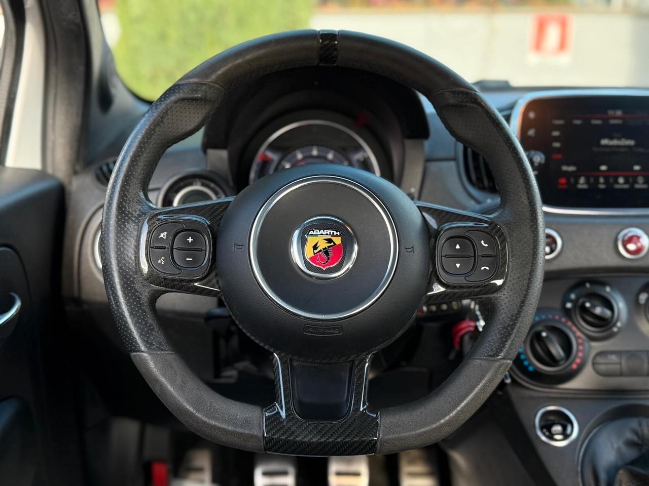 Abarth 595 1.4 Turbo T-Jet 180 CV Esseesse