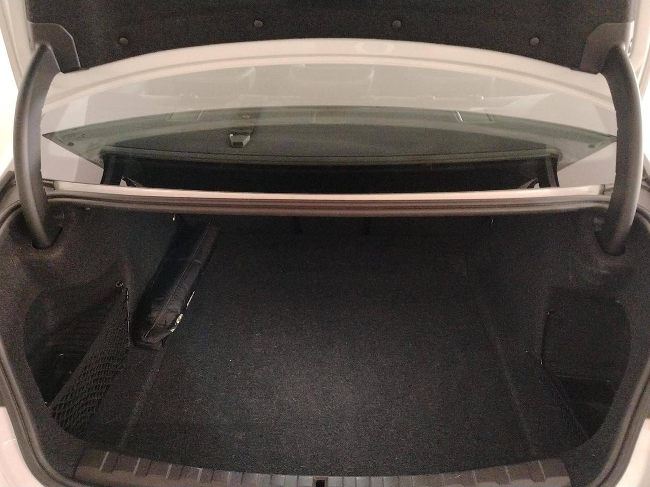 BMW Serie 3 318d Berlina MSport