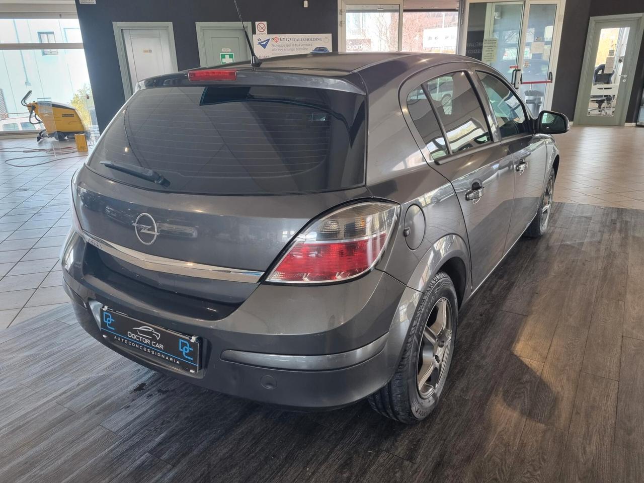 Opel Astra 1.6 115CV 5 porte Cosmo