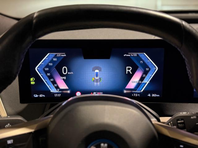 BMW iX xDrive40 Pacchetto Sportivo