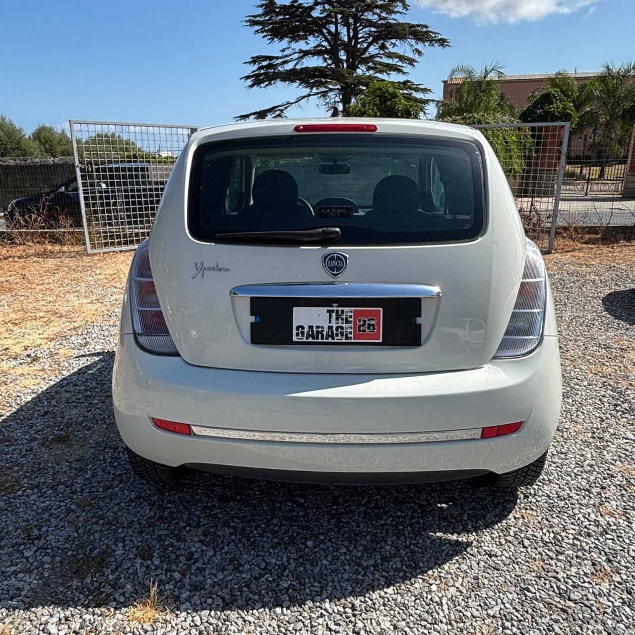 Lancia Ypsilon 1.3 MJT 75 CV Unyca
