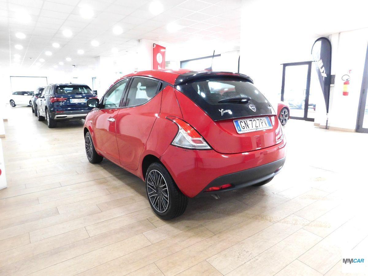 LANCIA - Ypsilon - 1.0 FireFly 5p. S&S Hybrid Silver
