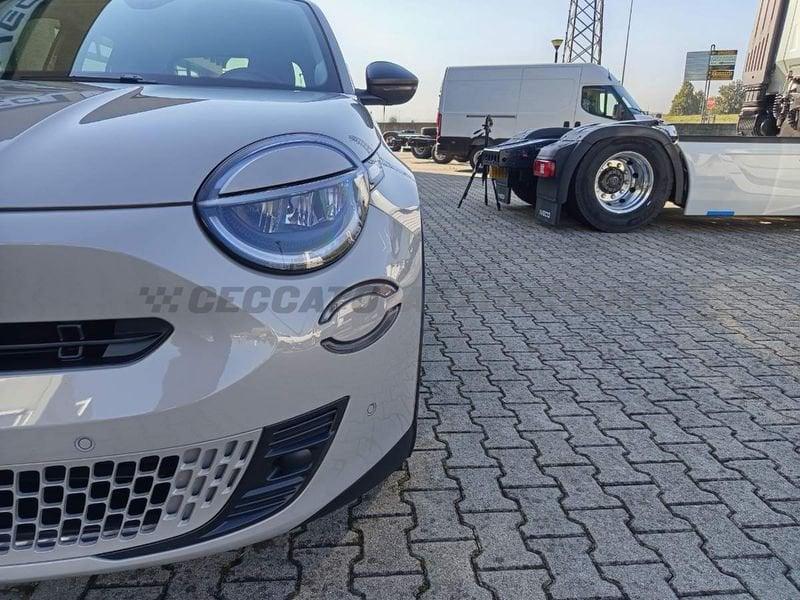 FIAT 600 600 1.2 hybrid 145cv auto