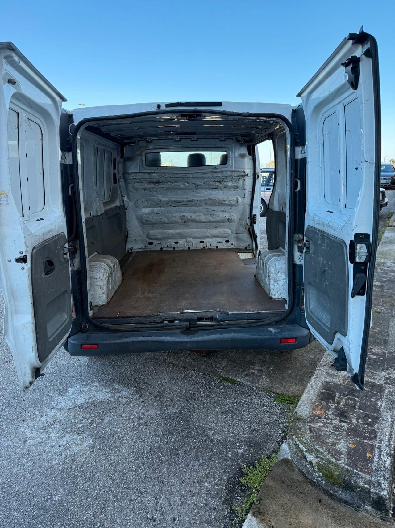 Opel Vivaro AUTOCARRO - 3 POSTI