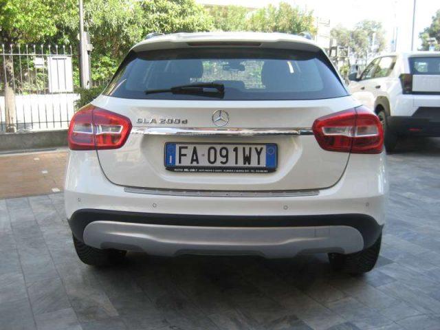 MERCEDES-BENZ GLA 200 D EXECUTIVE