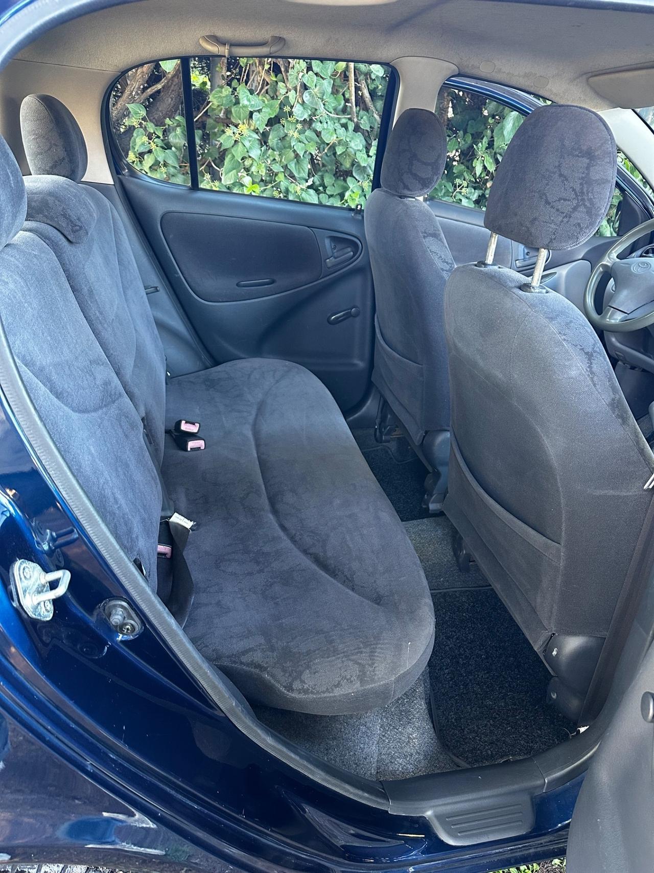 Toyota Yaris 1.0i 16V cat 3 porte Sol