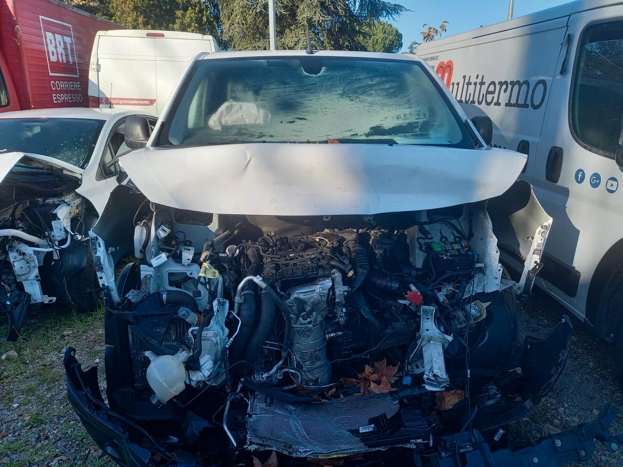 Peugeot Expert anno 2020 incidentato