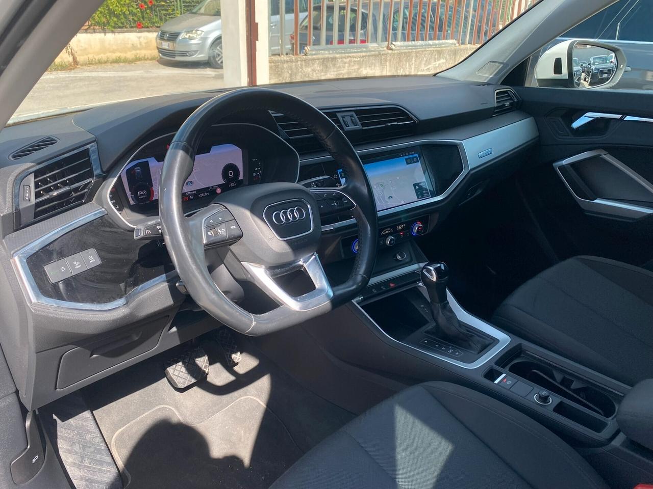 Audi Q3 Business 2.0 TDI 150CV s-tronic 35