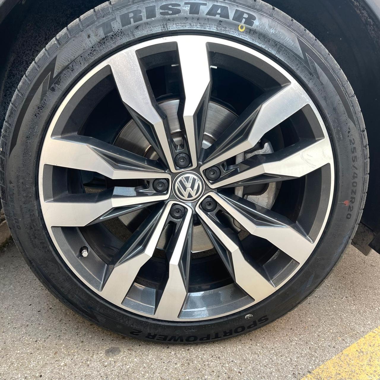 Volkswagen Tiguan 2.0 Bi-TDI 240cv DSG 4motion R-Line