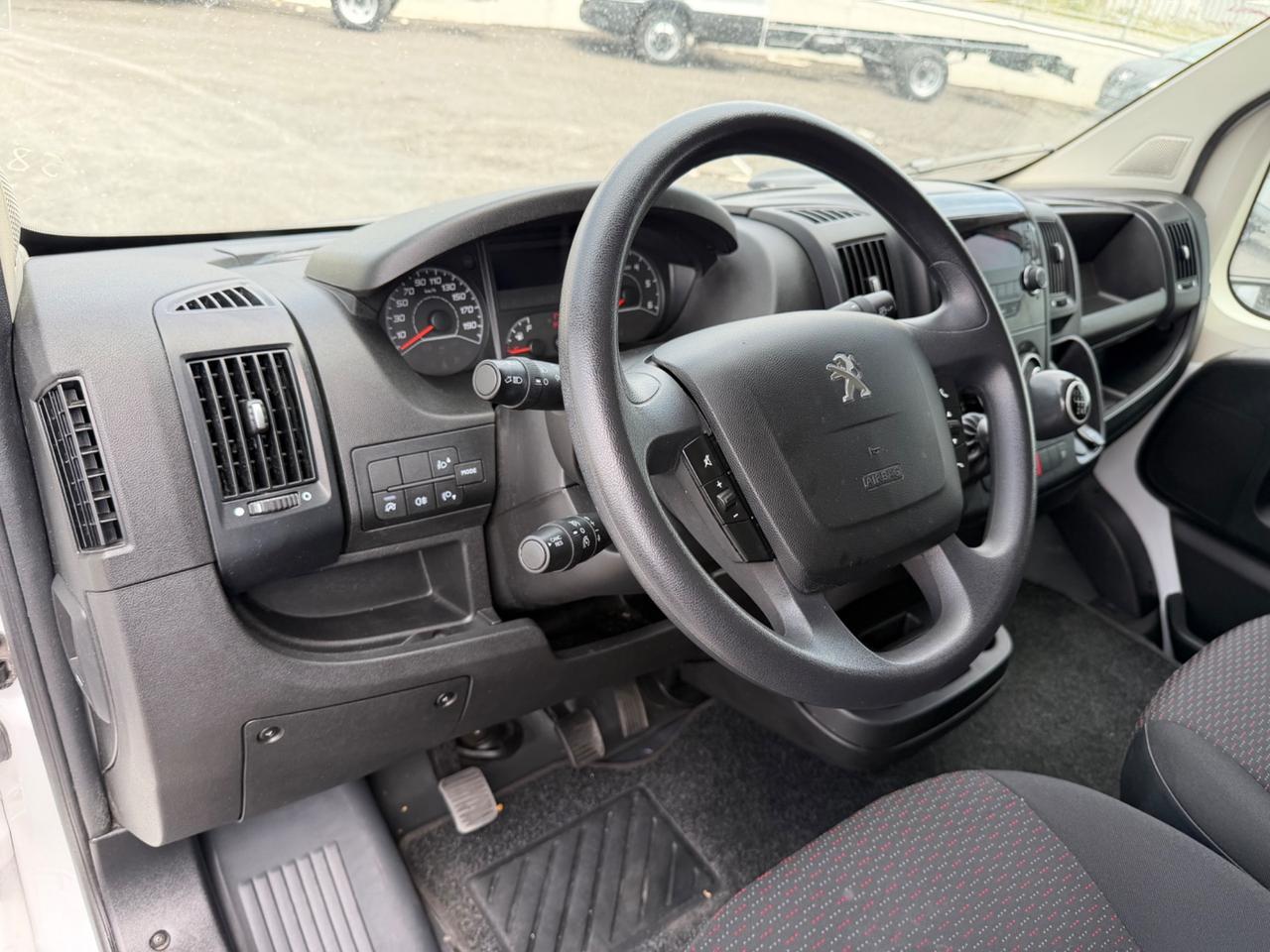 Peugeot Boxer 333 2.2 BlueHDi 140 S&S PC-TN L3H3 Furgone