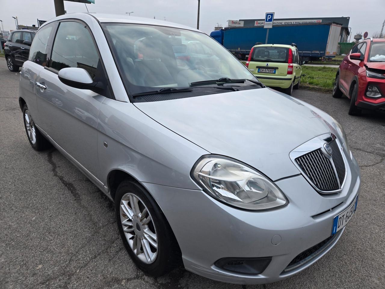 Lancia Ypsilon 1.4 Argento