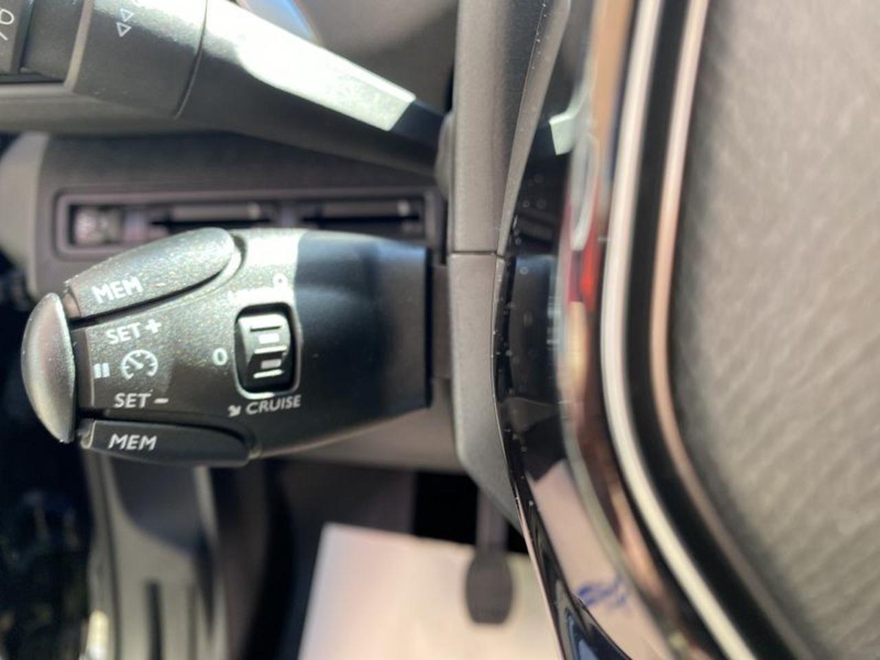 Peugeot 3008 BlueHDi 130 S&S NAVI-APP-RETROCAMERA