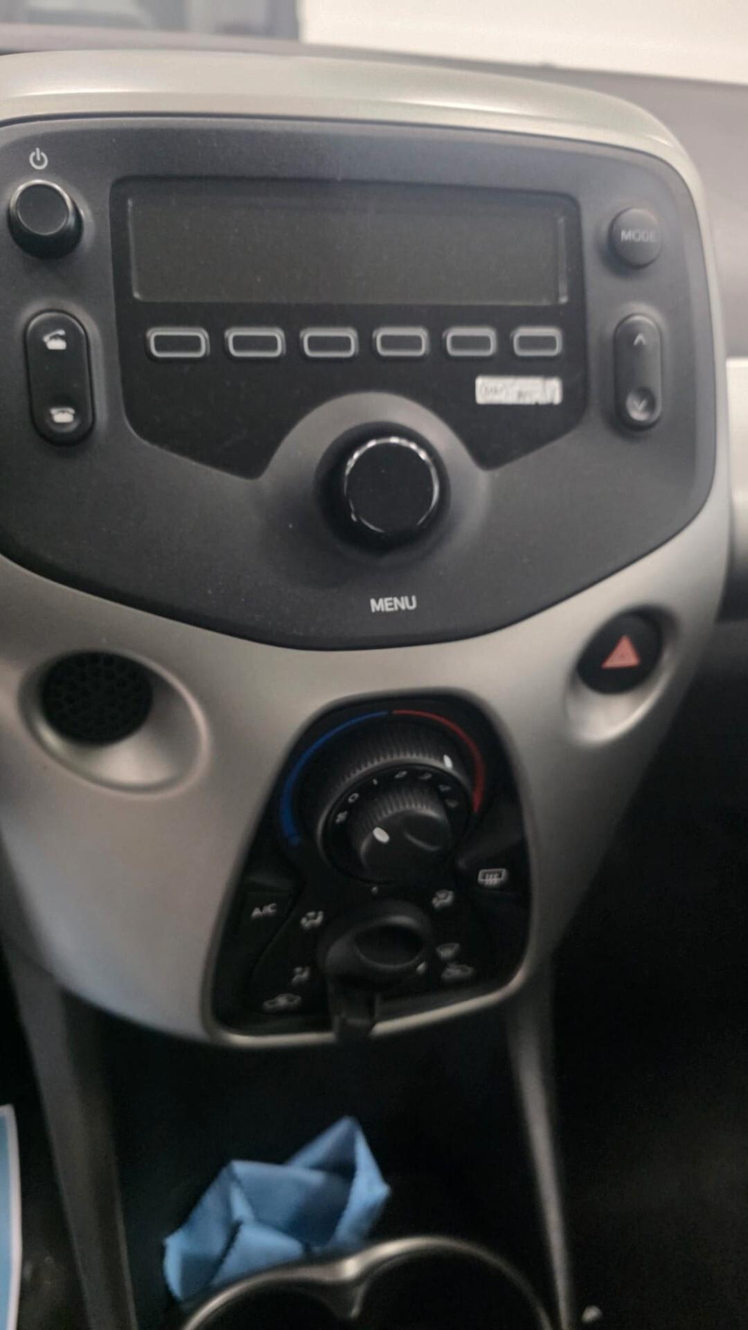 Toyota Aygo 1.0 VVT-i 69 CV 5 porte x-cool