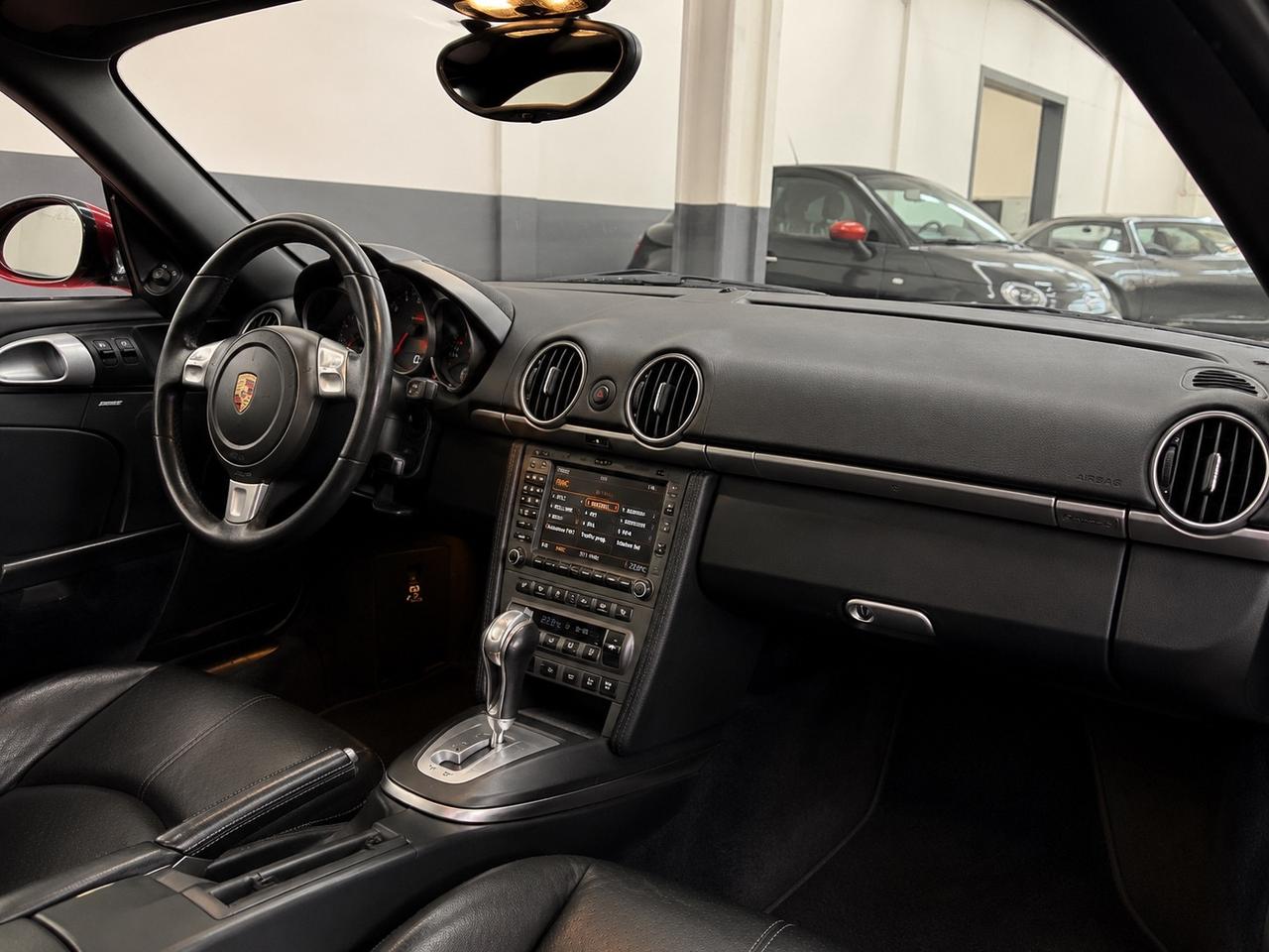 Porsche Cayman 2.7