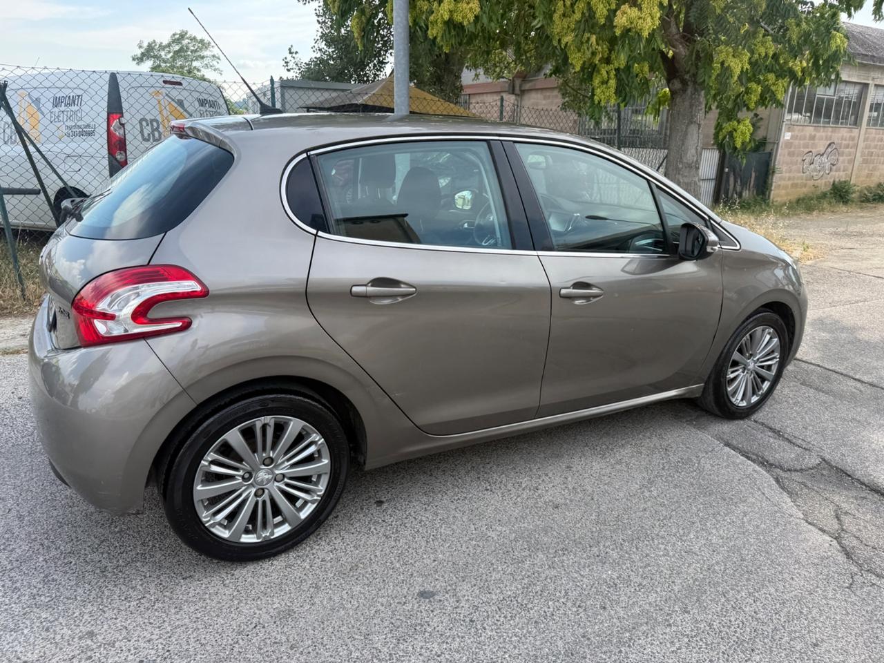 Peugeot 208 1.2 VTi 82 CV 5 porte Allure