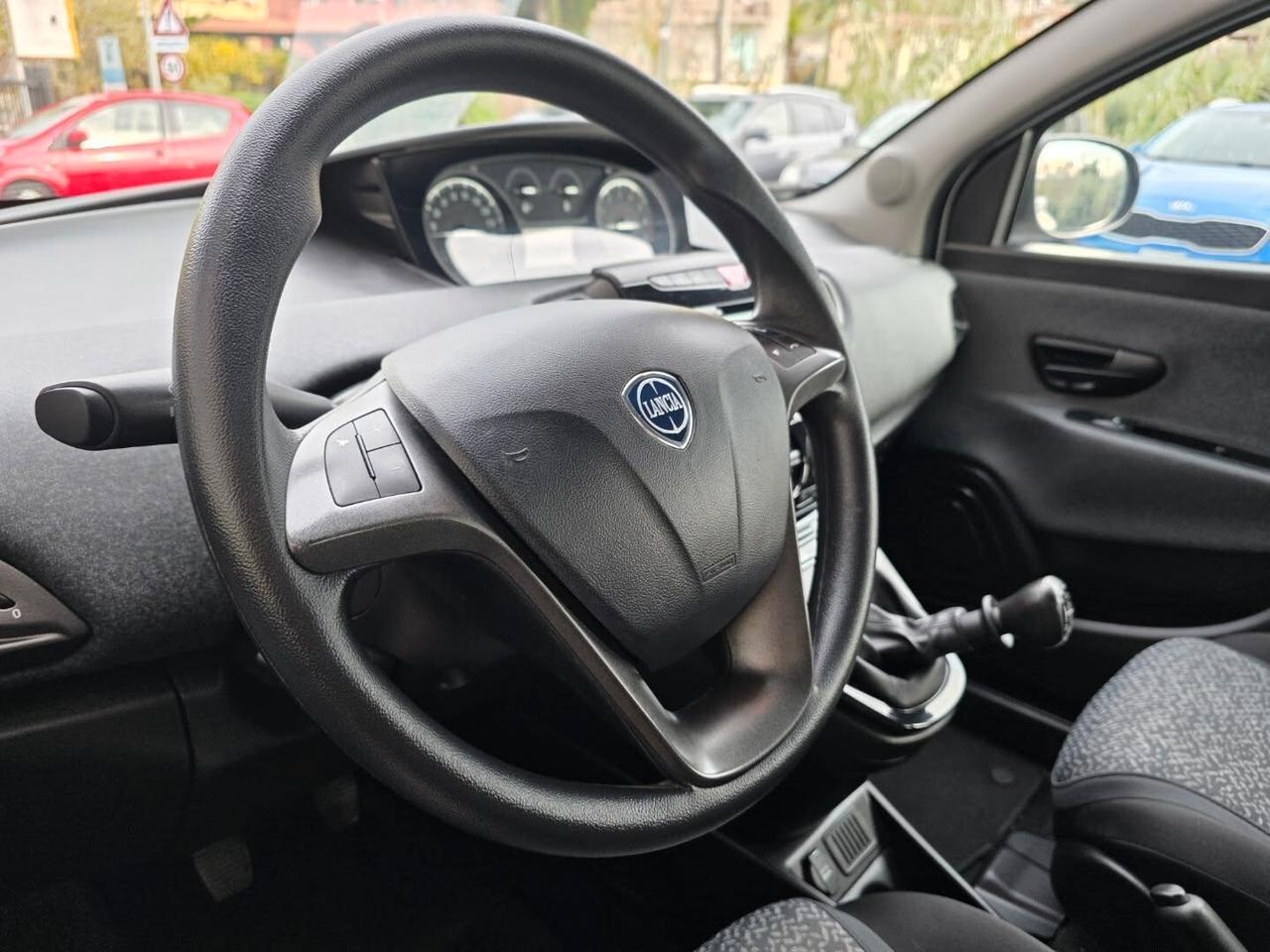 Lancia Ypsilon 1.0 FireFly 5 porte S&S Hybrid Ecochic Gold