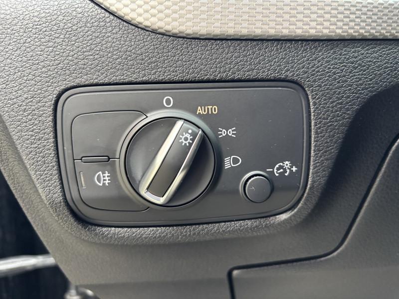 Audi Q2 35 1.5 tfsi S line edition s-tronic NAVI-LED-CAM-18"