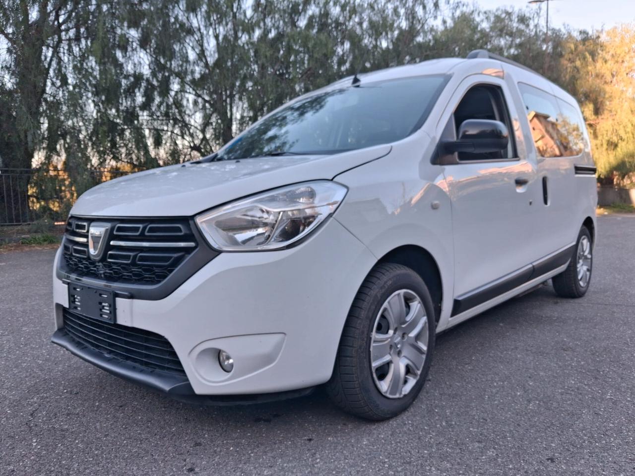 Dacia Dokker Pianale ribassato con rampa disabili in carrozzina