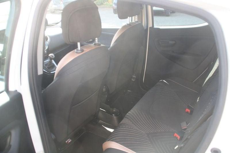 Lancia Ypsilon 1.0 FireFly 70cv Hybrid ALBERTA FERRETTI