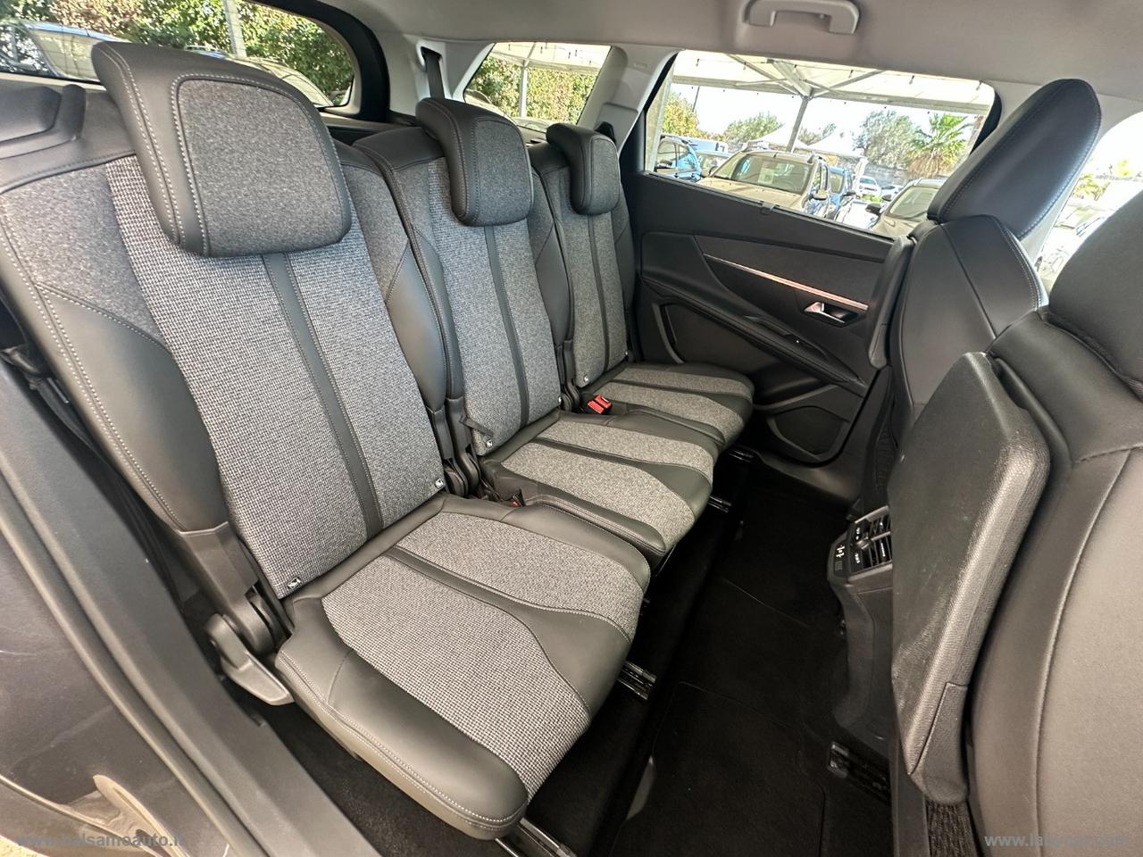 PEUGEOT 5008 BlueHDi 130 S&S EAT8 Allure