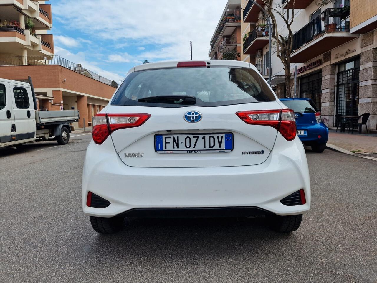 Toyota Yaris 1.5 Hybrid 5 porte 32.000 KM ADATTA A NEOPATENTATI