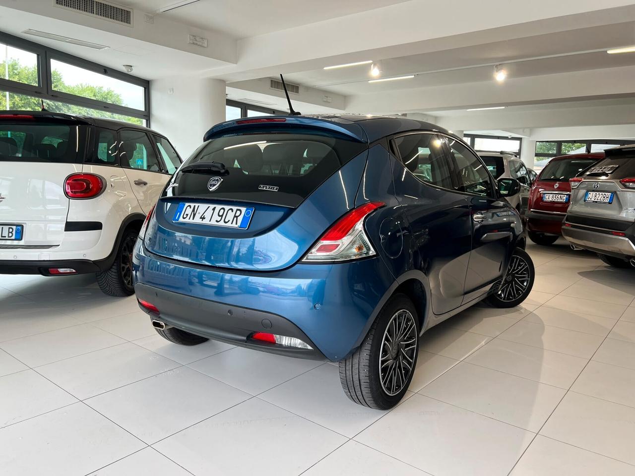Lancia Ypsilon 1.0 FireFly 5 porte S&S Hybrid Gold