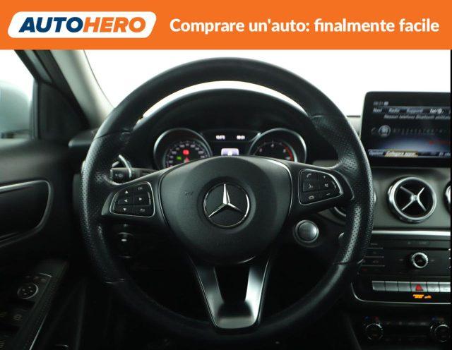 MERCEDES-BENZ GLA 200 d Automatic Sport