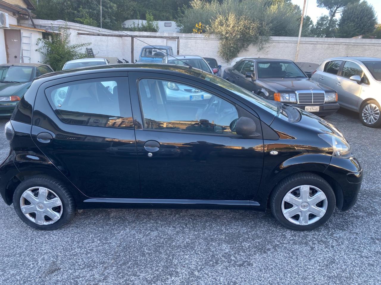 Toyota Aygo 1.0 12V VVT-i 5 porte Sol Connect