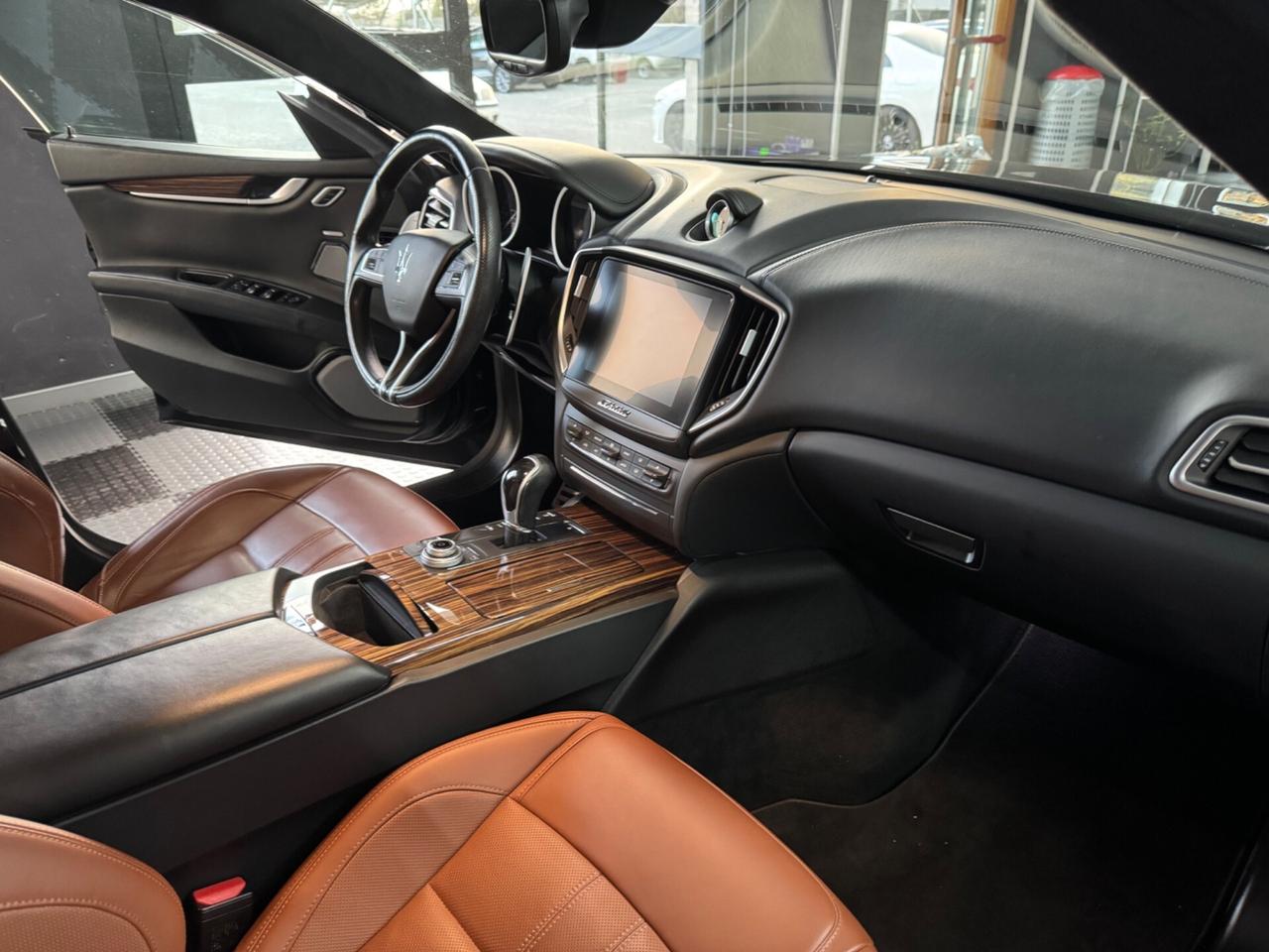 Maserati Ghibli V6 430 CV Q4 Gransport
