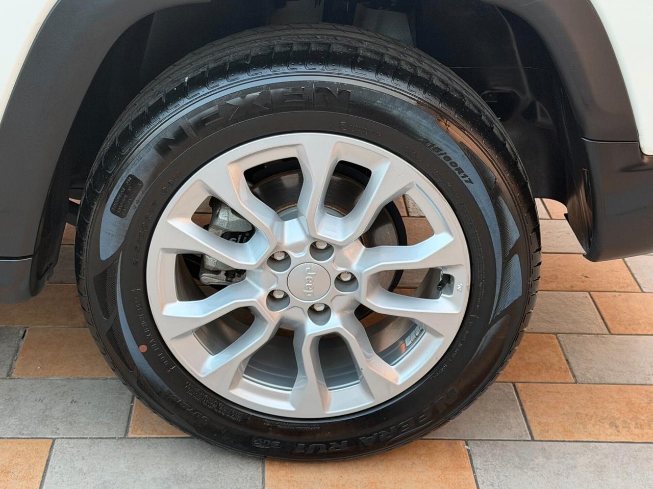 Jeep Compass 2WD 1.6 M.JET 130 cv. BUSINESS (UNav)