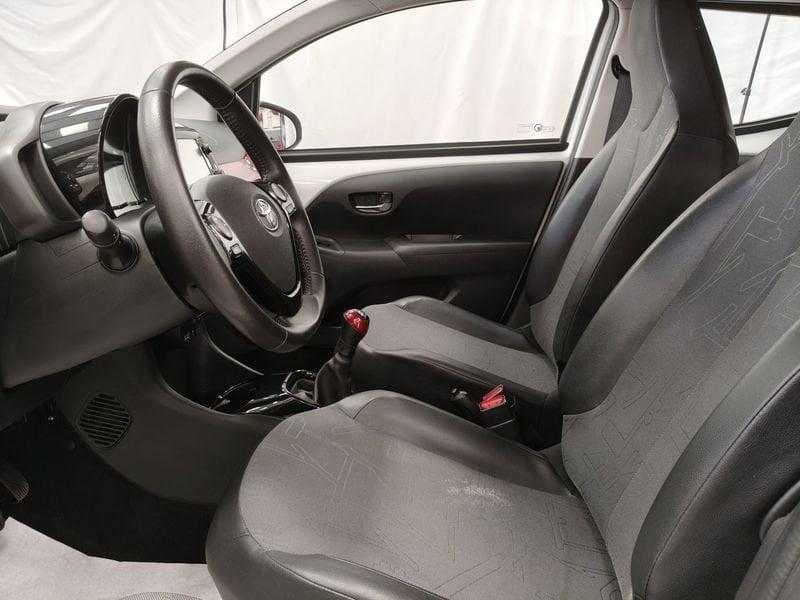 Toyota Aygo 1.0 VVT-i 69 CV 3 porte x-wave bordeaux