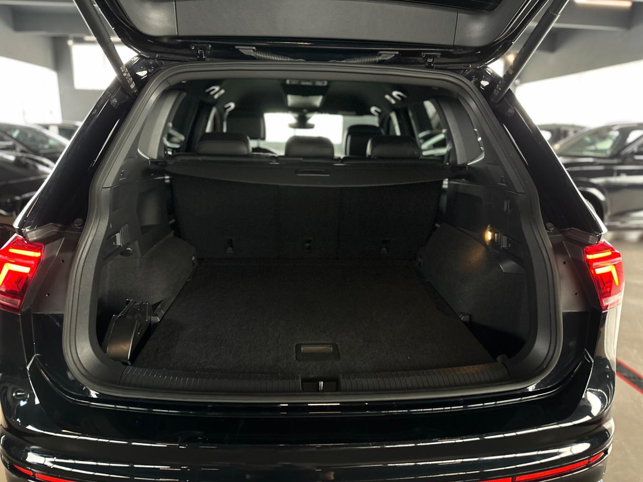 Volkswagen Tiguan Allspace 2.0 TDI 200 CV SCR DSG 4MOTION R-Line