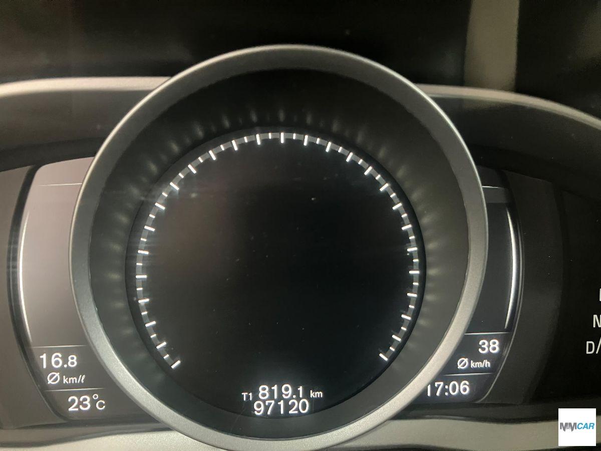 VOLVO - V60 - Cross Country D3 Geartronic Kinetic