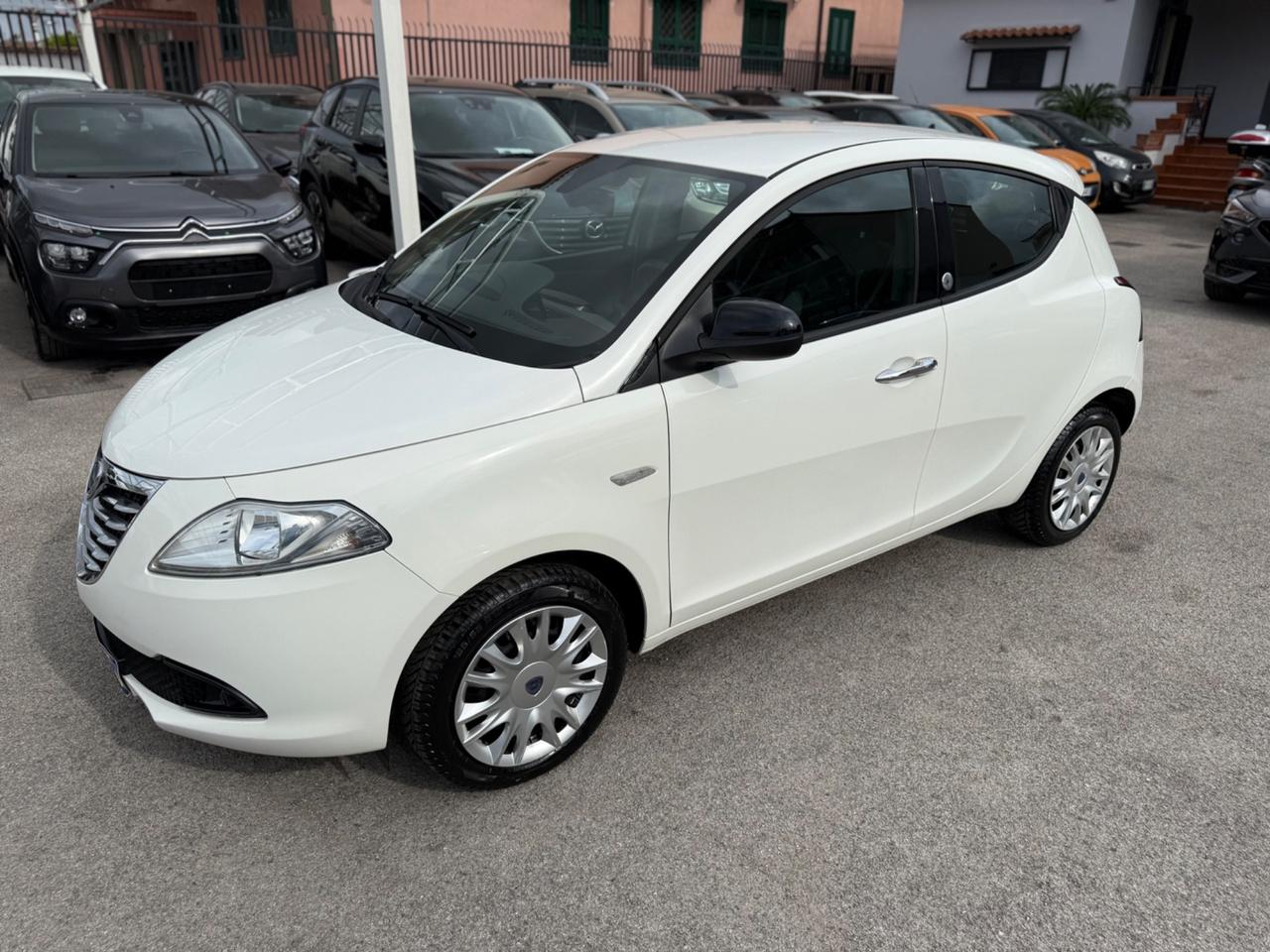 Lancia Ypsilon 1.2 69 CV 5 porte GPL Ecochic Silver