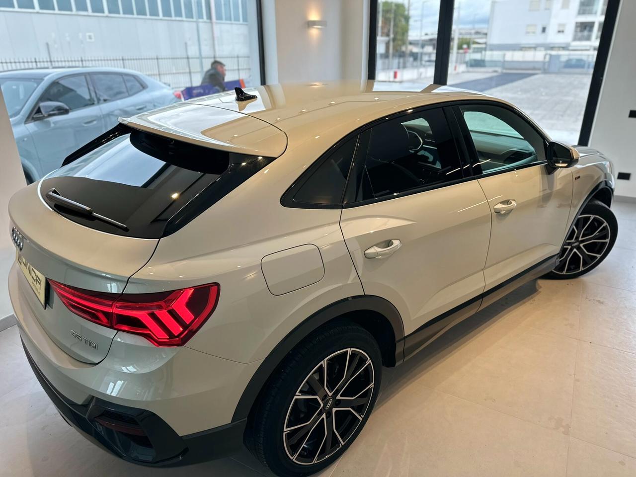 Audi Q3 SPB 35 2.0 tdi 150cv TIPTRONIC 39000KM UNICOPROPRIETARIO