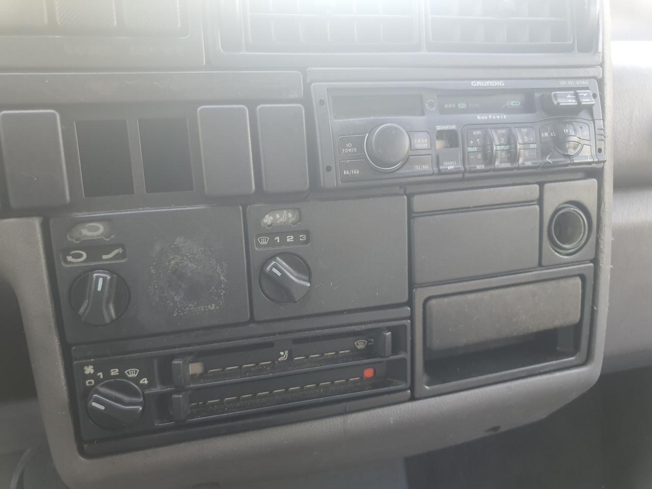 Volkswagen T3 Caravelle 9 POSTI