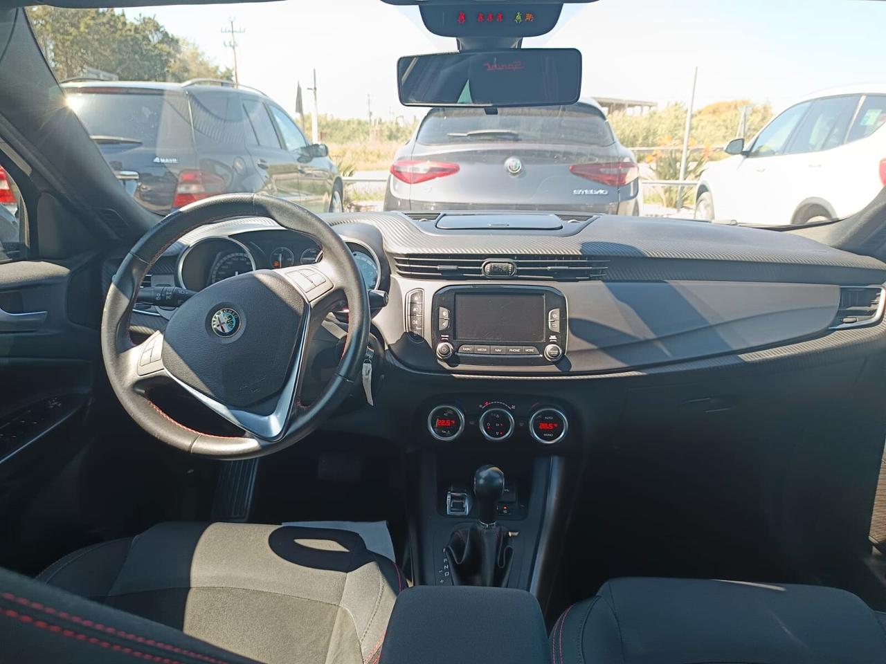 Alfa Romeo Giulietta 2015 - 1.4 Turbo MultiAir TCT Sprint Lb automobili