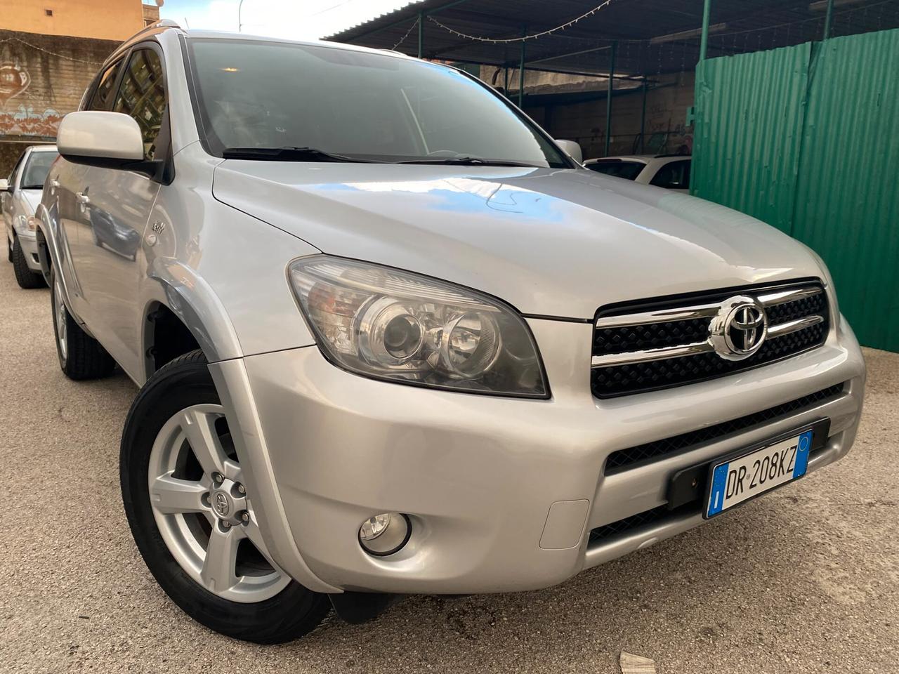 Toyota RAV 4 2.2diesel 177cv 4x4 da vetrina 2009