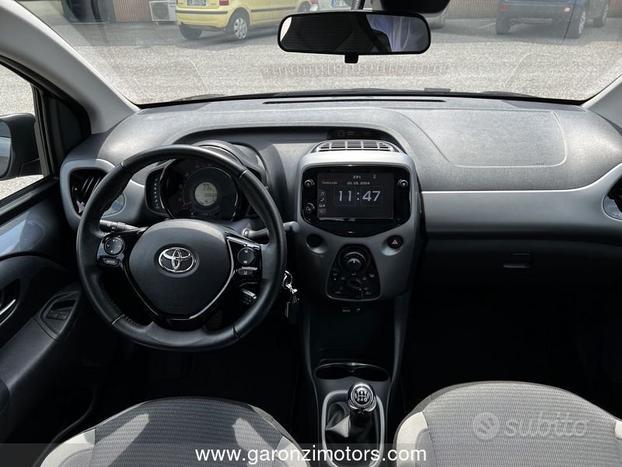 Toyota Aygo Connect 1.0 VVT-i 72 CV 5 porte x...