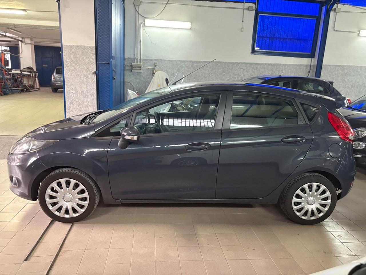 Ford Fiesta 1.2 benzina 5 porte