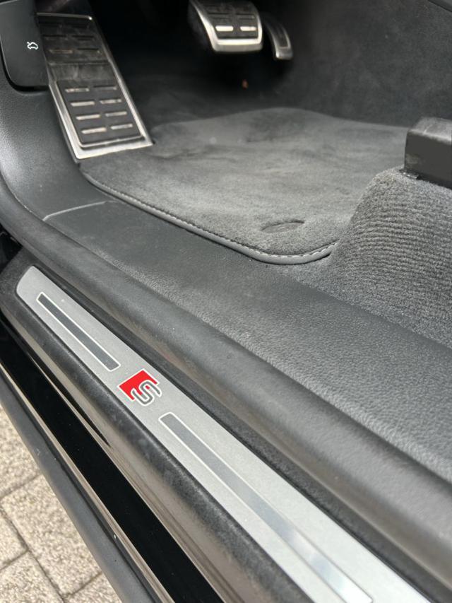 AUDI Q8 50 TDI 286 CV 3x S LINE PANORAMA CERCHI 21"