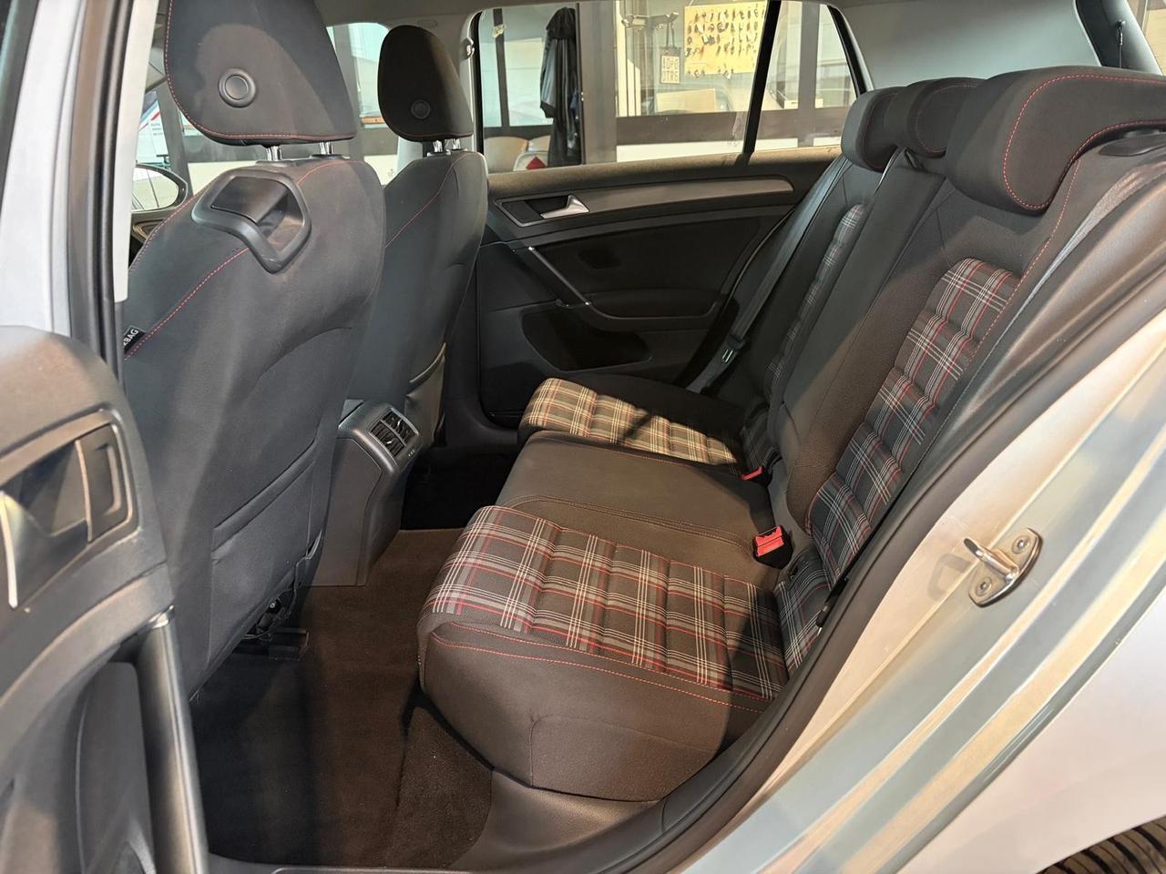 Volkswagen Golf Business 1.6 TDI 5p. Highline