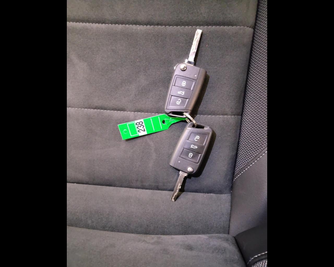 VOLKSWAGEN T-Roc I 2022 - T-Roc 1.0 tsi Style 110cv