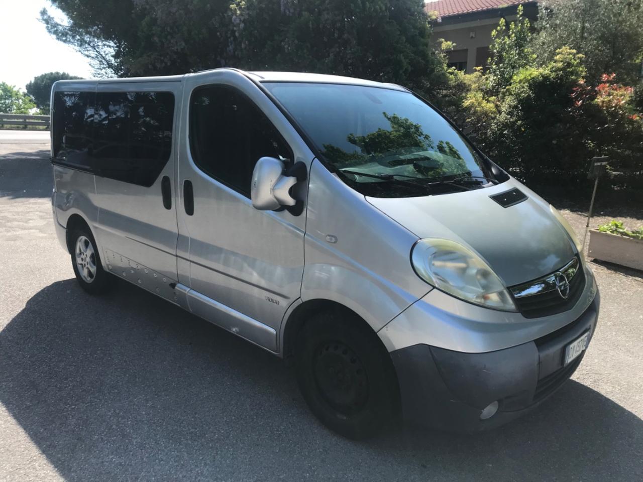 Opel Vivaro 29 2.5 CDTI PL-TA Furgone Vetrato Easytronic Fap 8 POSTI Gancio Traino