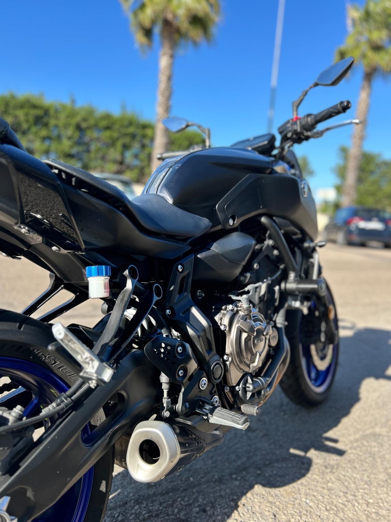 Yamaha MT-07 Strada