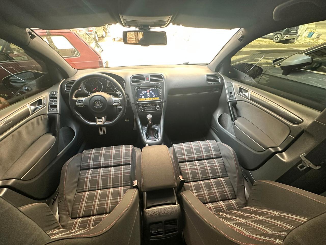 Volkswagen Golf GTI 2.0 TSI 5p.