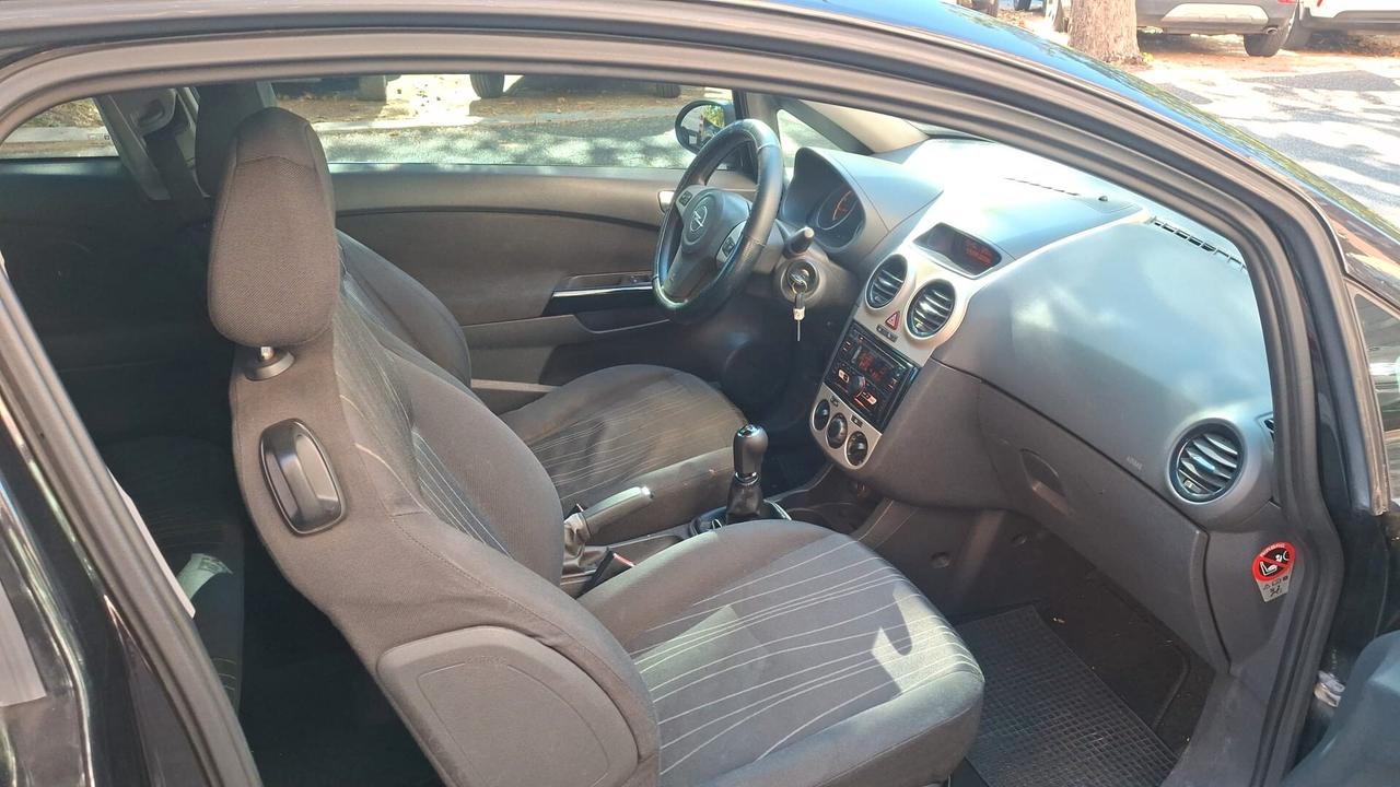 Opel Corsa 1.2 3 porte Enjoy