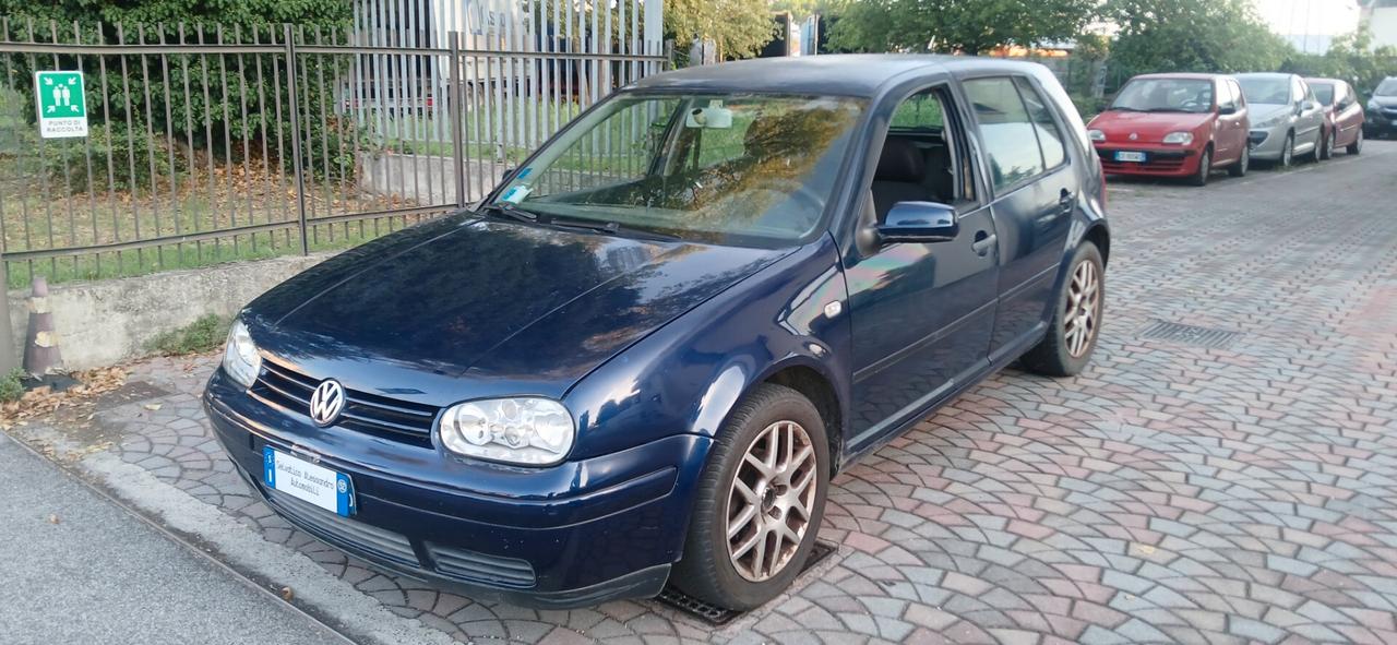 Volkswagen Golf 4 1.6 benzina euro 4 neopatentati